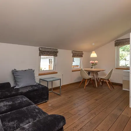 S11 Apartment *